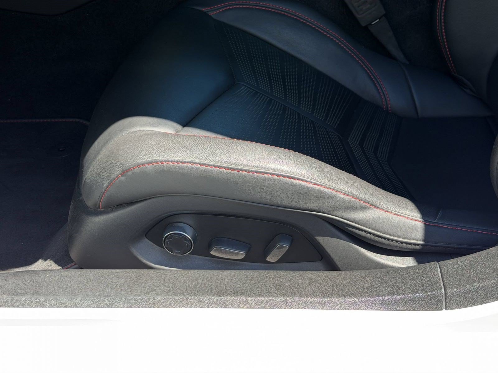 Used 2024 Chevrolet Corvette Z06 RWD image 15
