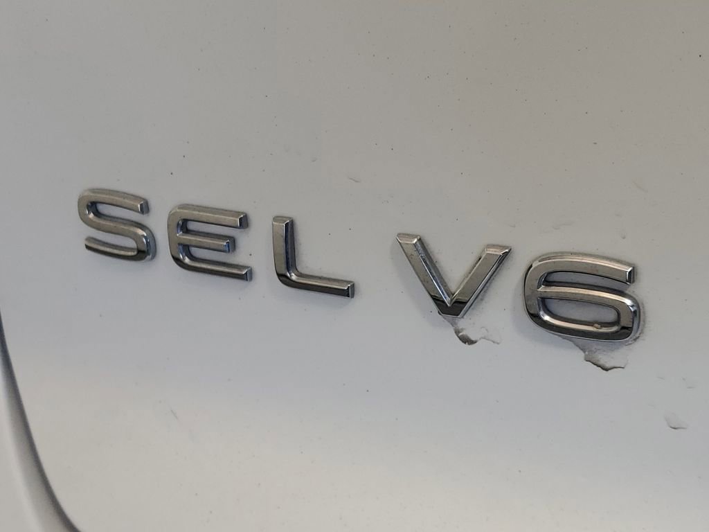 Used 2023 Volkswagen Atlas Cross Sport SEL R-Line image 8