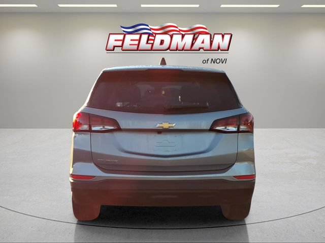 Used 2024 Chevrolet Equinox LS w/ LS Convenience Package FWD image 4