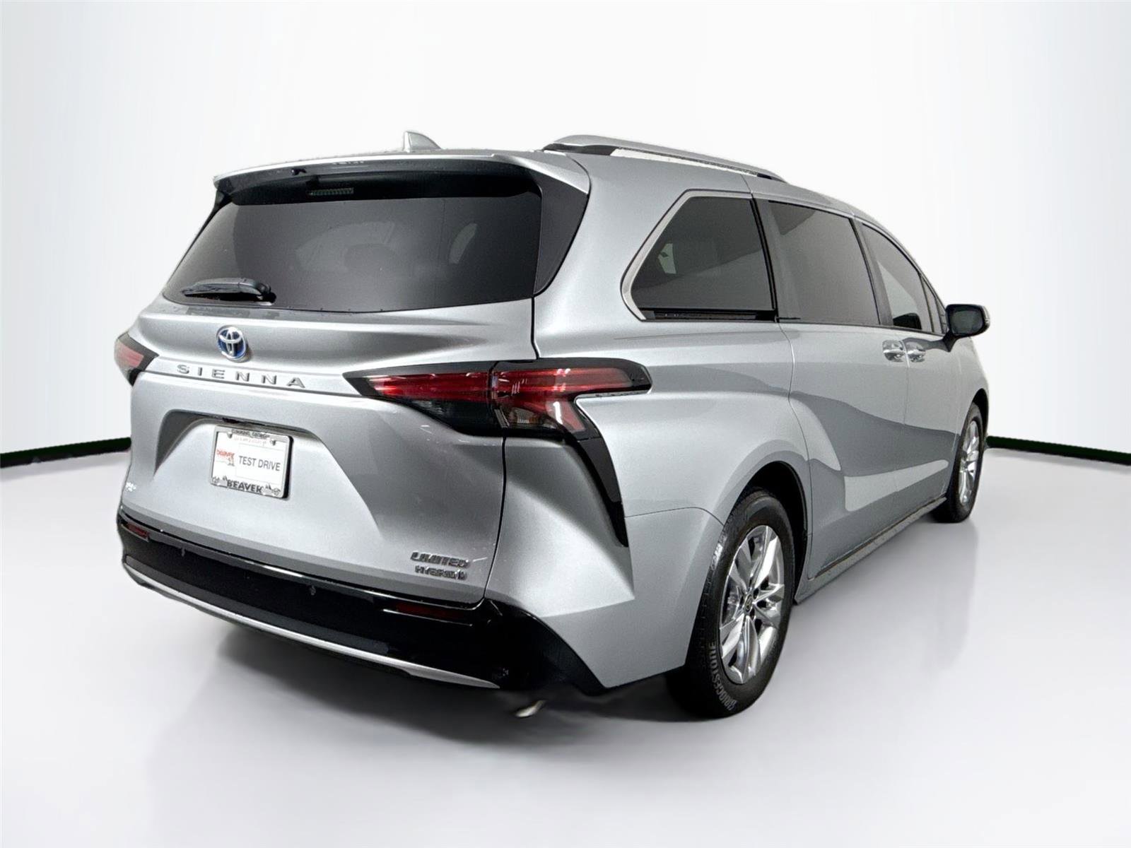 Certified 2023 Toyota Sienna Limited image 6