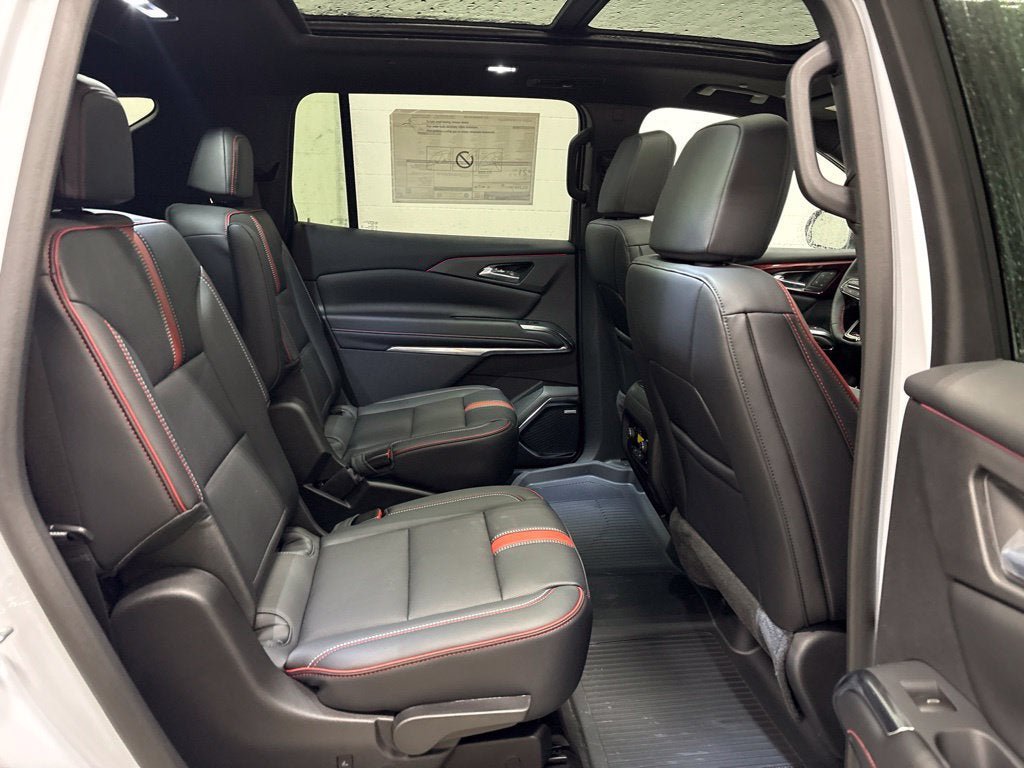 New 2027 Chevrolet Traverse RS w/ LPO, Floor Liner Package AWD/4WD image 35