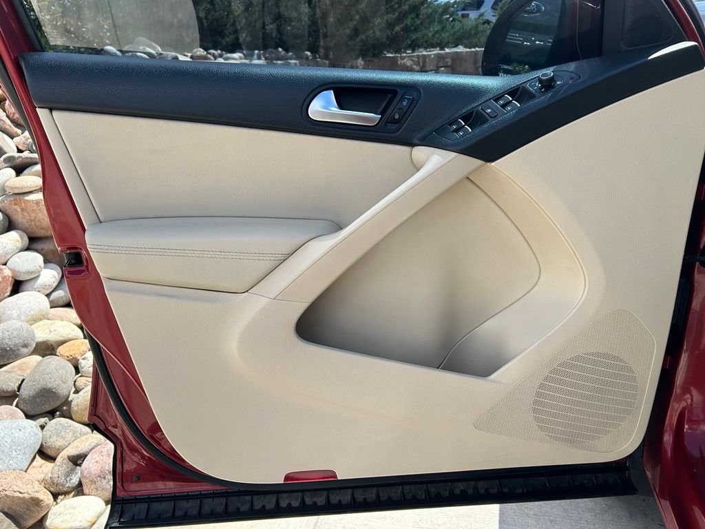 Used 2016 Volkswagen Tiguan SE FWD image 21