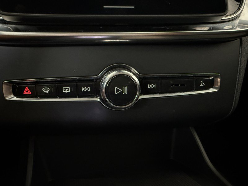 Used 2025 Volvo XC90 B6 Plus AWD/4WD image 37