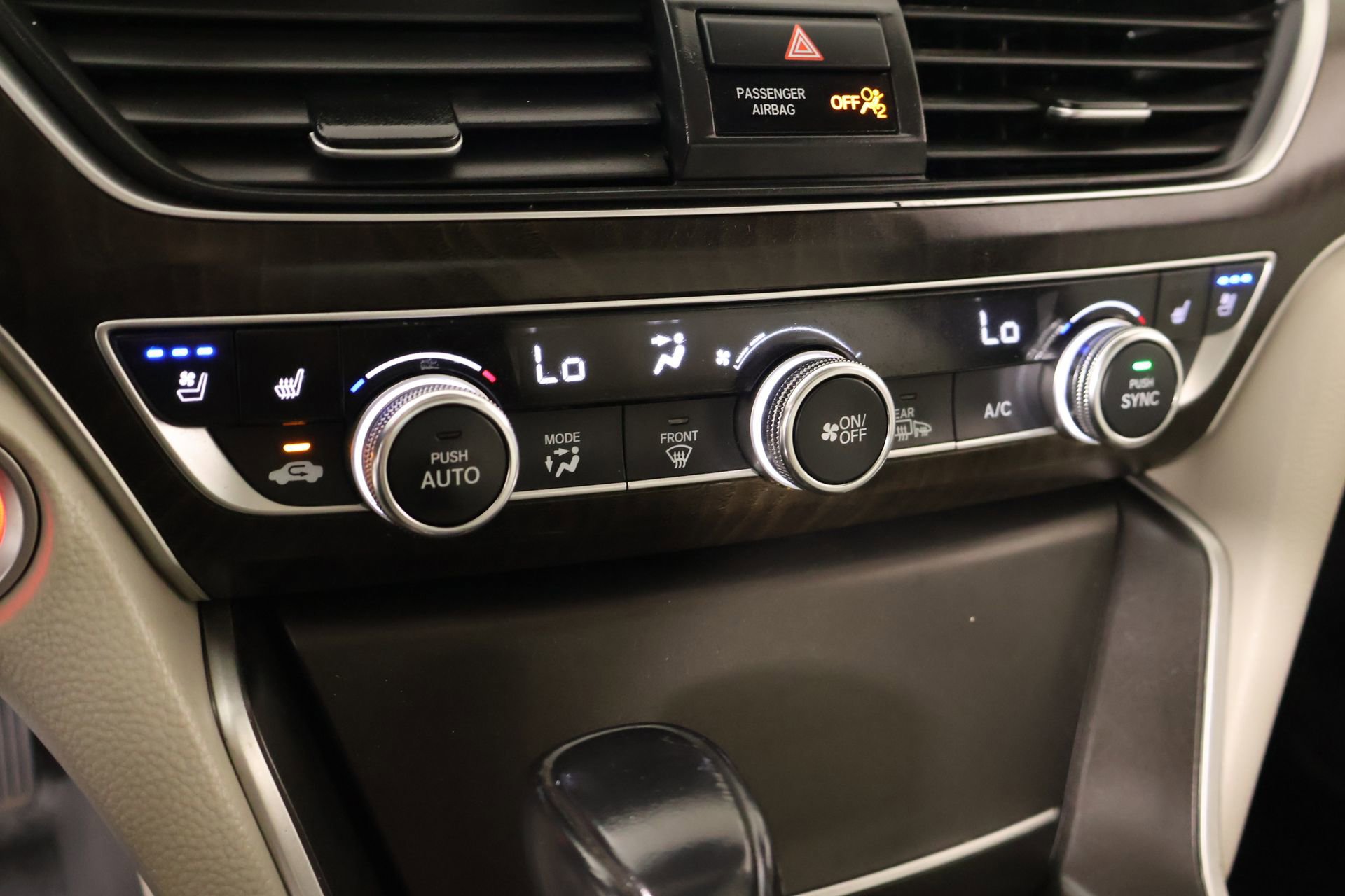 Used 2018 Honda Accord Touring image 8