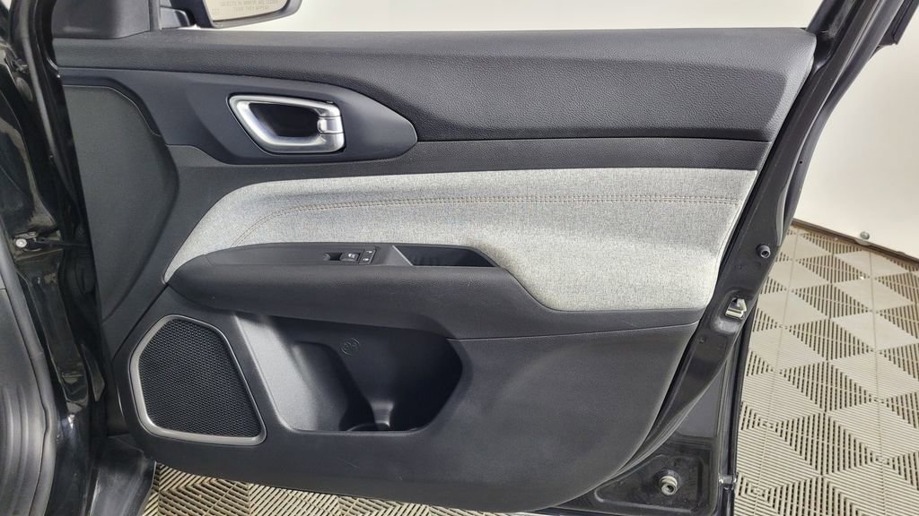 Used 2022 Jeep Compass Latitude image 33