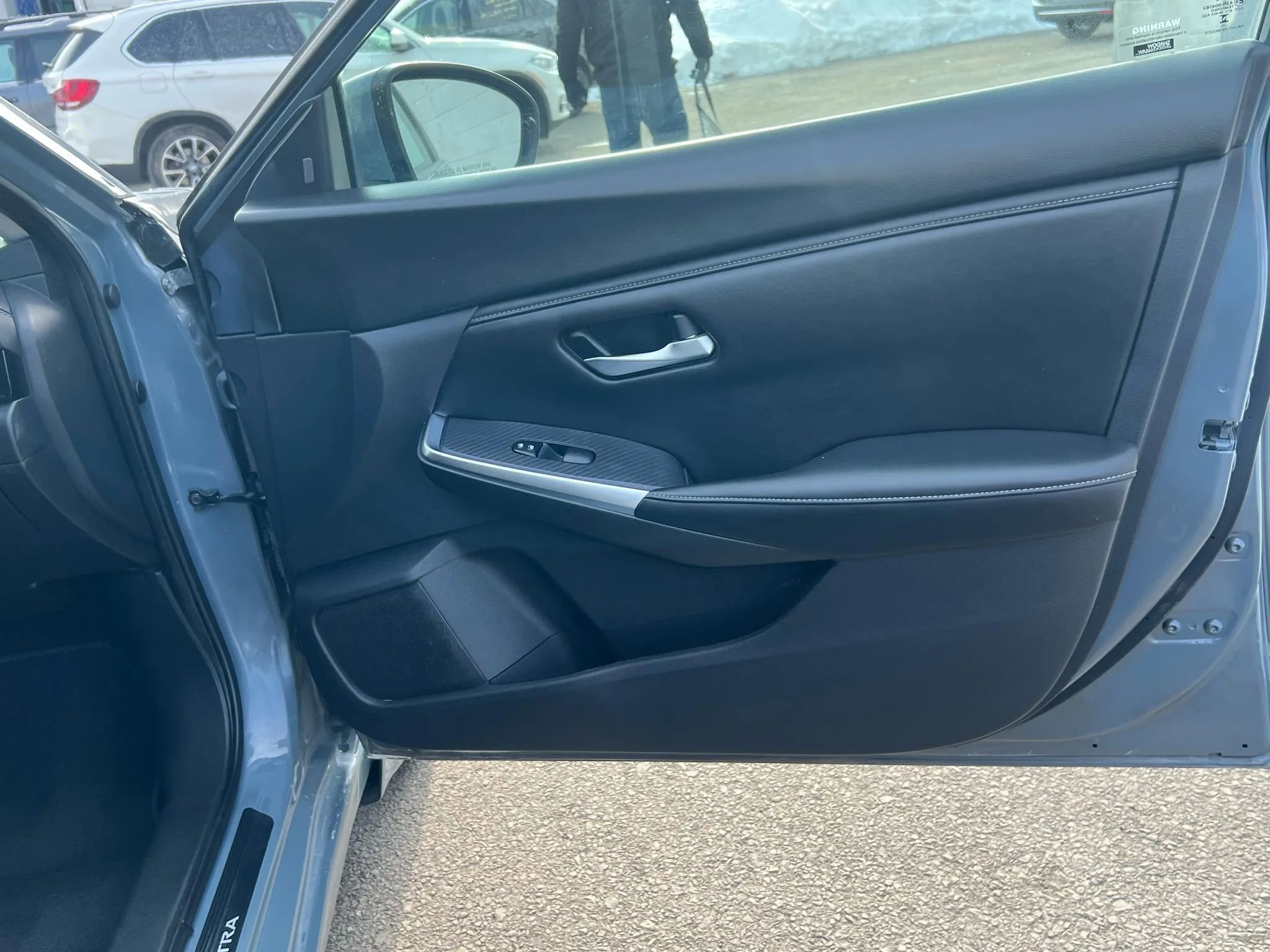 Used 2024 Nissan Sentra SV FWD image 27