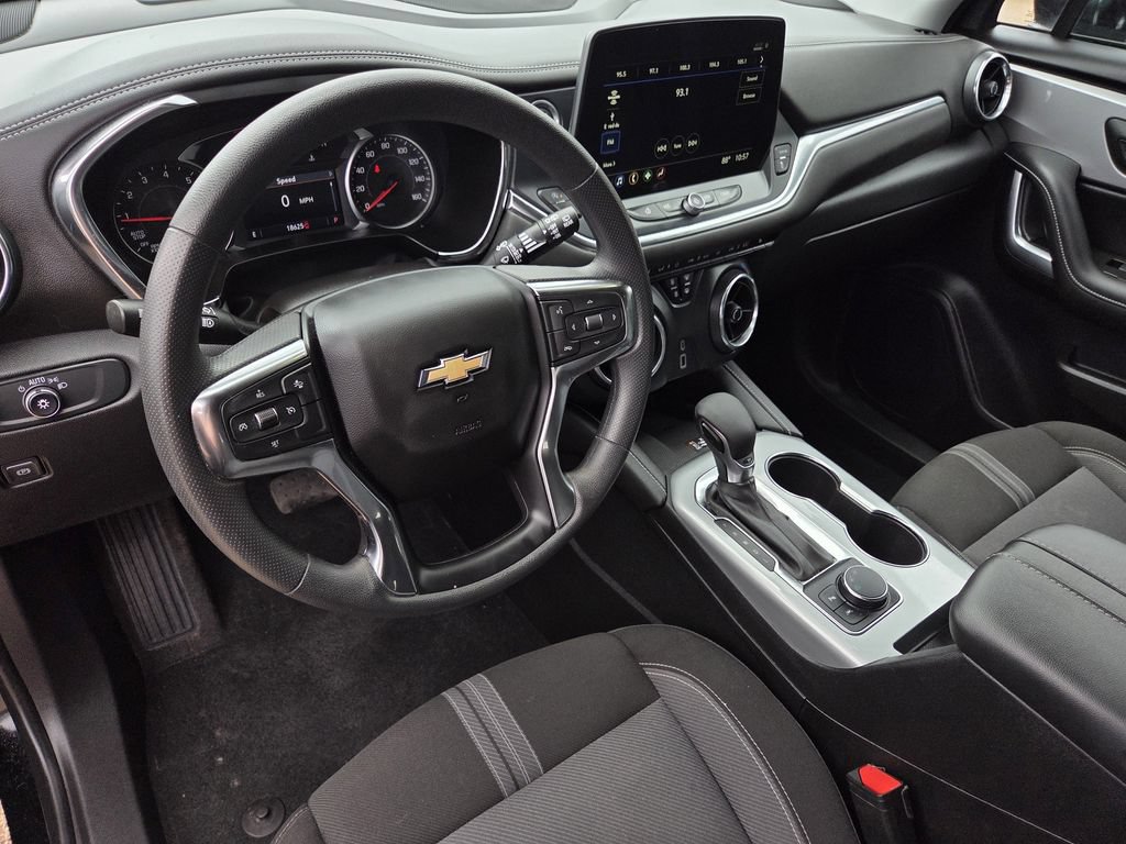 Used 2024 Chevrolet Blazer LT w/ Convenience Package FWD image 14