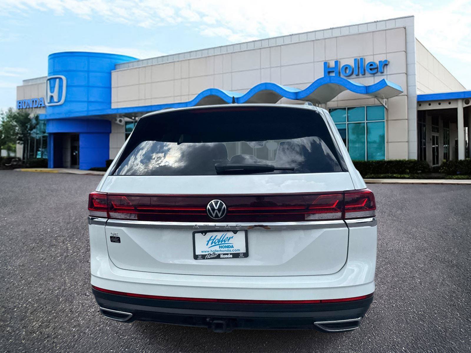 Used 2025 Volkswagen Atlas SE FWD image 5