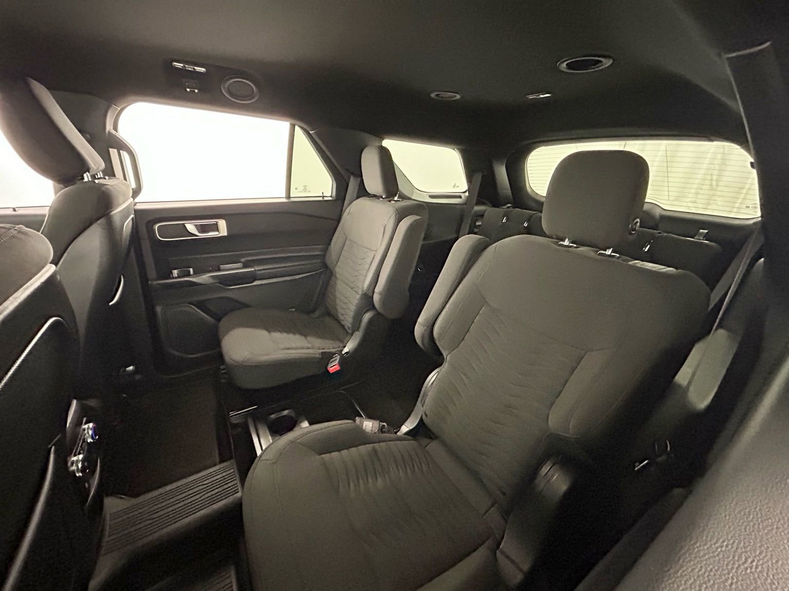 Used 2020 Ford Explorer XLT image 32