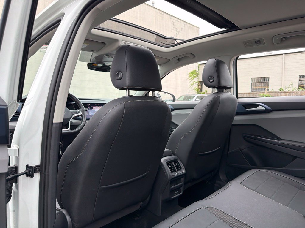 Used 2024 Volkswagen Taos SE FWD image 26