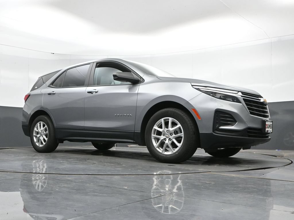 Used 2023 Chevrolet Equinox LS w/ LS Convenience Package FWD image 42