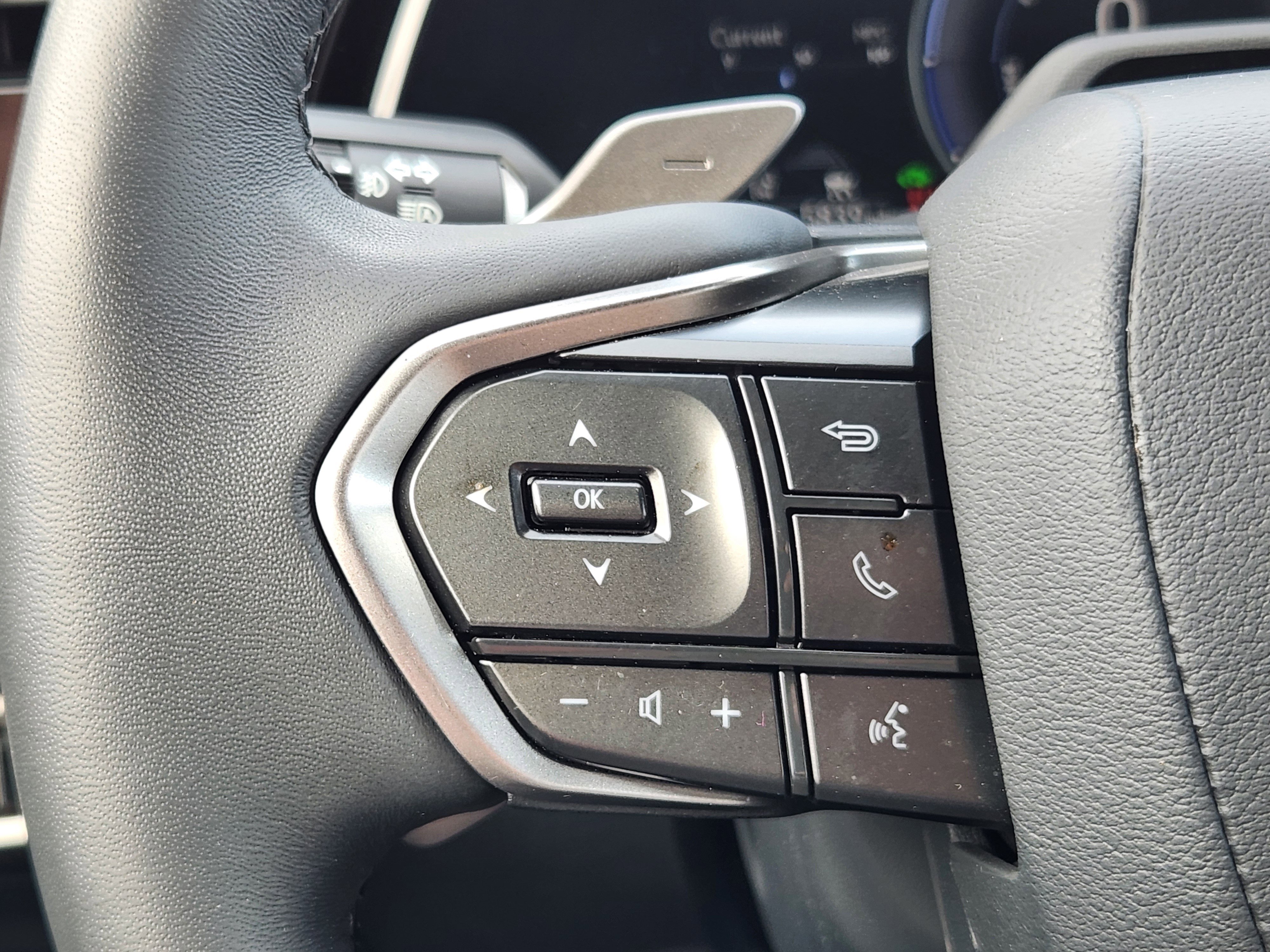 Used 2023 Lexus RX 350h w/ Cold Area Package image 32