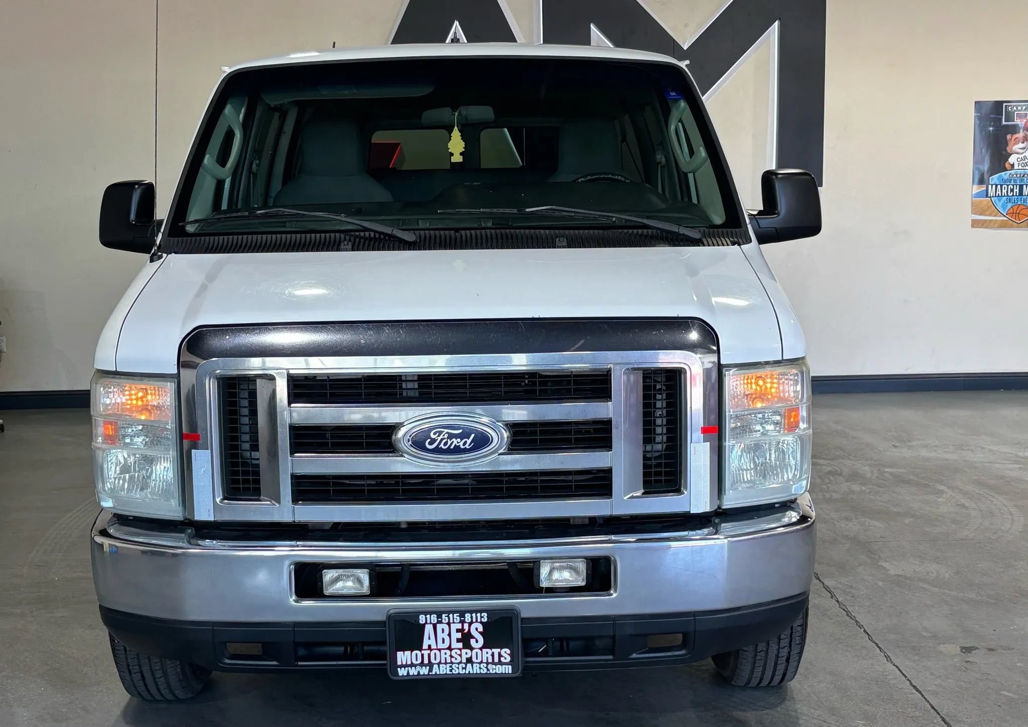 Used 2014 Ford E-350 and Econoline 350 XL RWD image 2