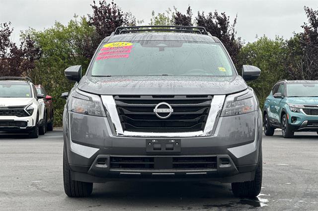 New 2025 Nissan Pathfinder SV w/ Cargo Package image 9