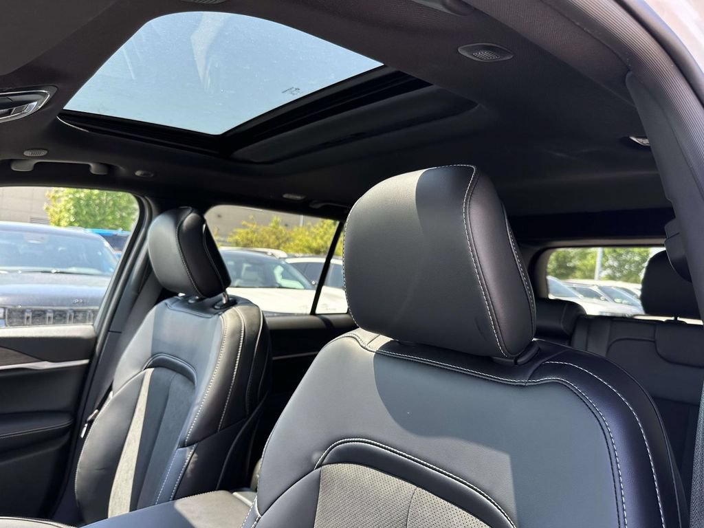New 2026 Jeep Grand Cherokee Altitude AWD/4WD image 4