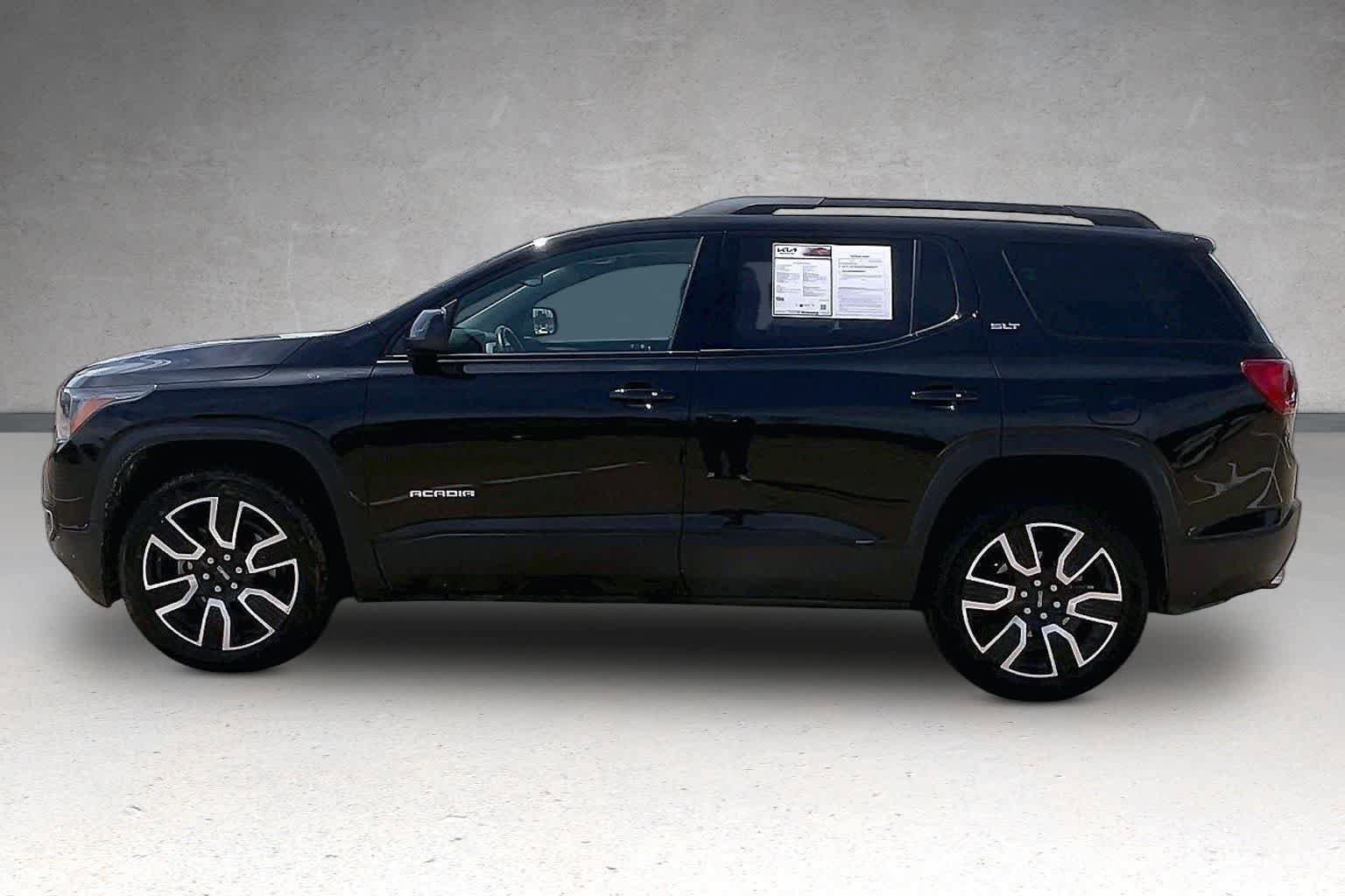 Used 2019 GMC Acadia SLT w/ Black Edition FWD image 3