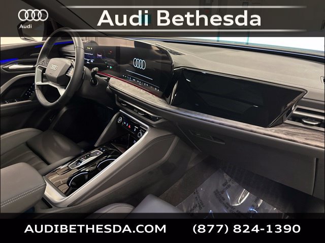 Certified 2025 Audi Q5 Premium AWD/4WD image 11