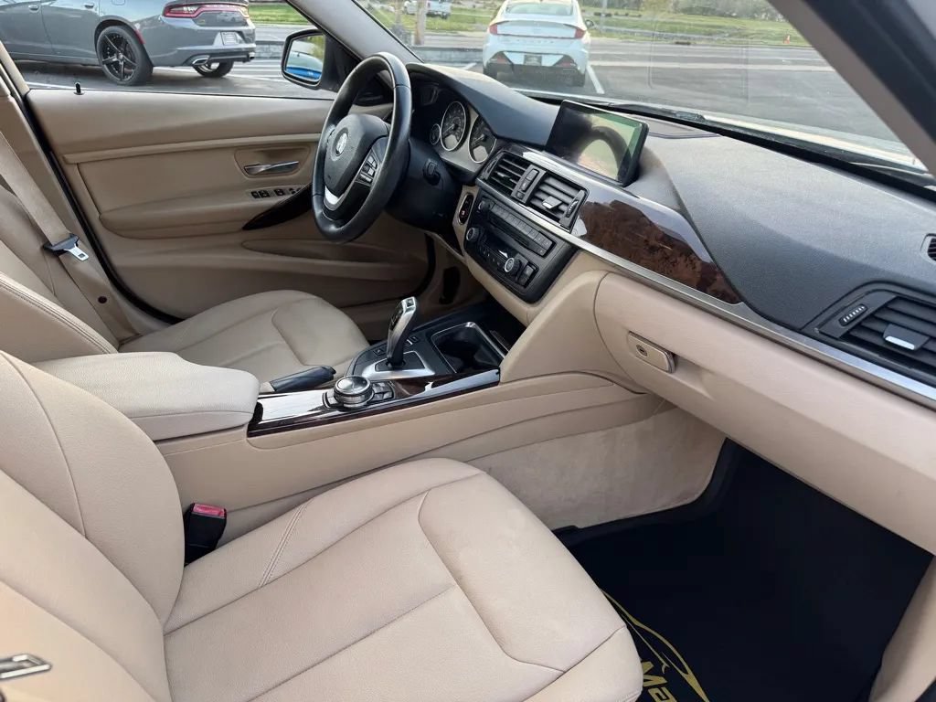 Used 2014 BMW 328i xDrive Sedan AWD/4WD image 8