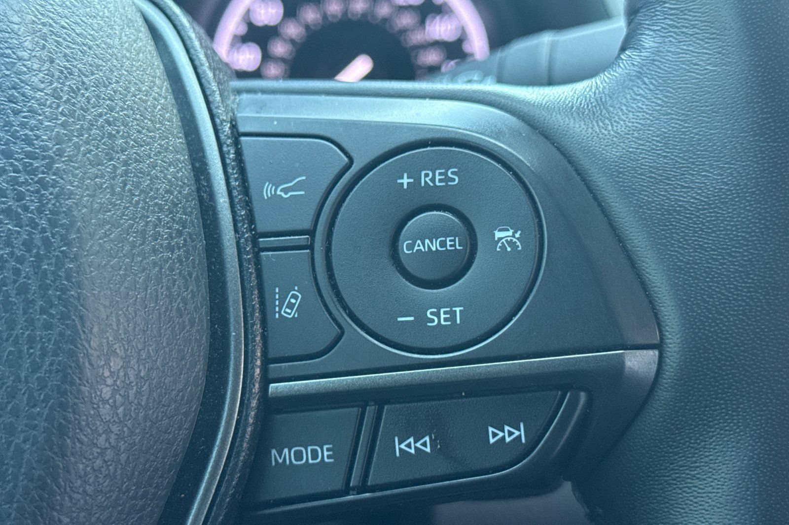 Used 2021 Toyota Camry SE w/ Cold Weather Package FWD image 38