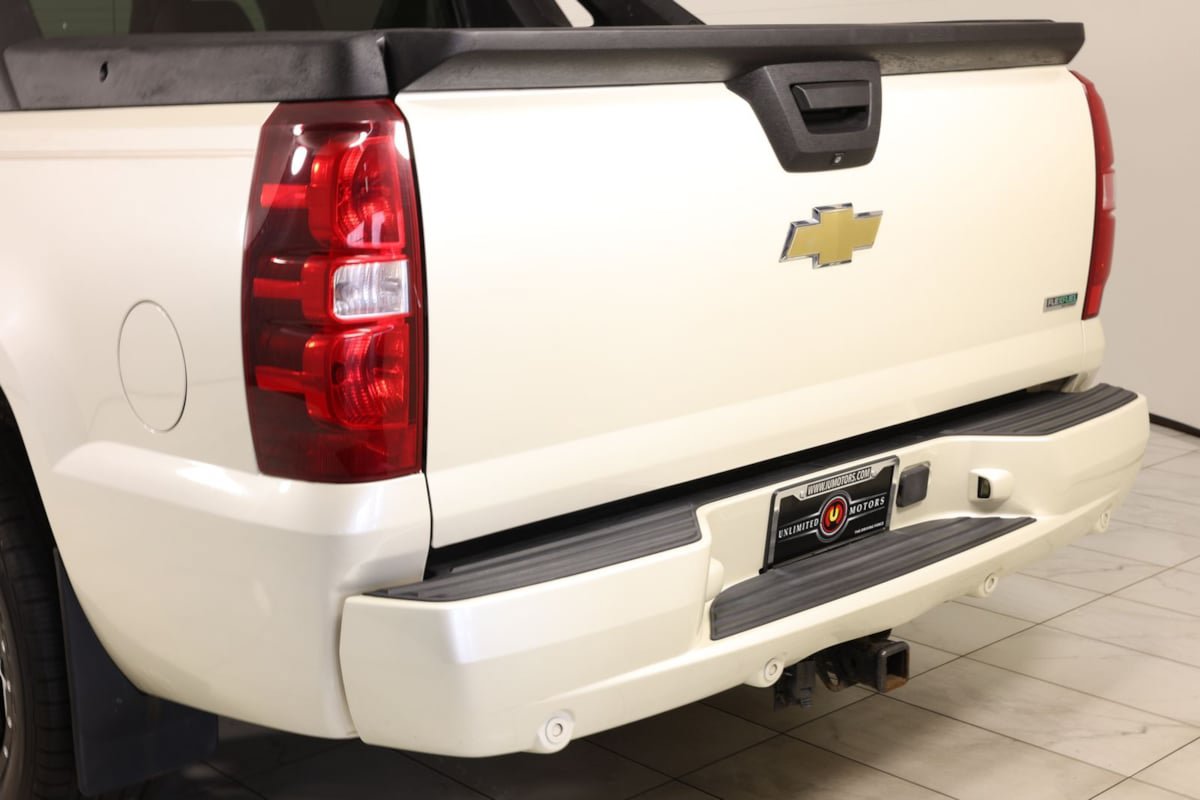 Used 2011 Chevrolet Avalanche LTZ AWD/4WD image 23