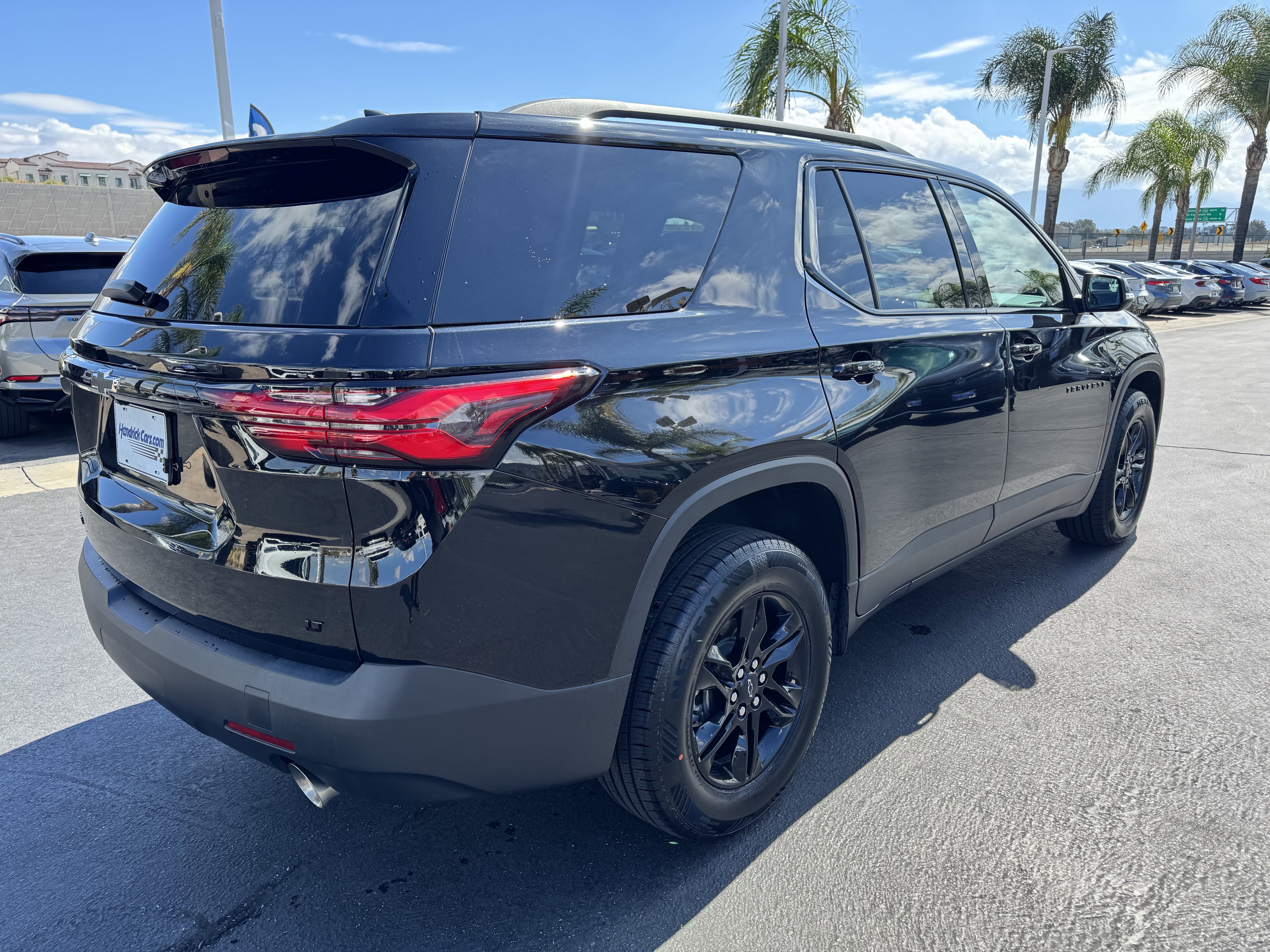 Used 2023 Chevrolet Traverse LT image 10