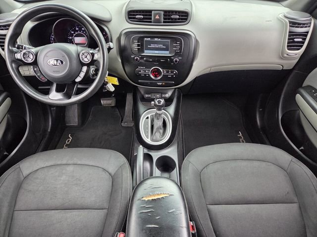 Used 2017 Kia Soul + image 12