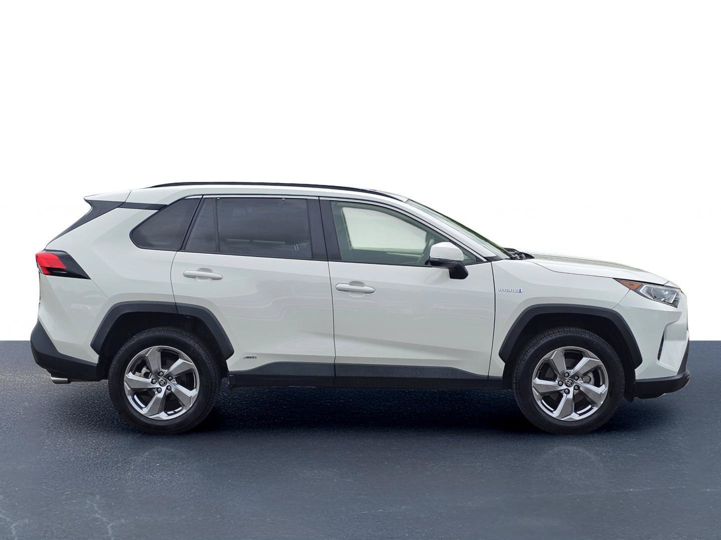 Used 2021 Toyota RAV4 XLE Premium AWD/4WD image 7