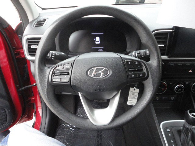 Used 2023 Hyundai Venue SE image 5