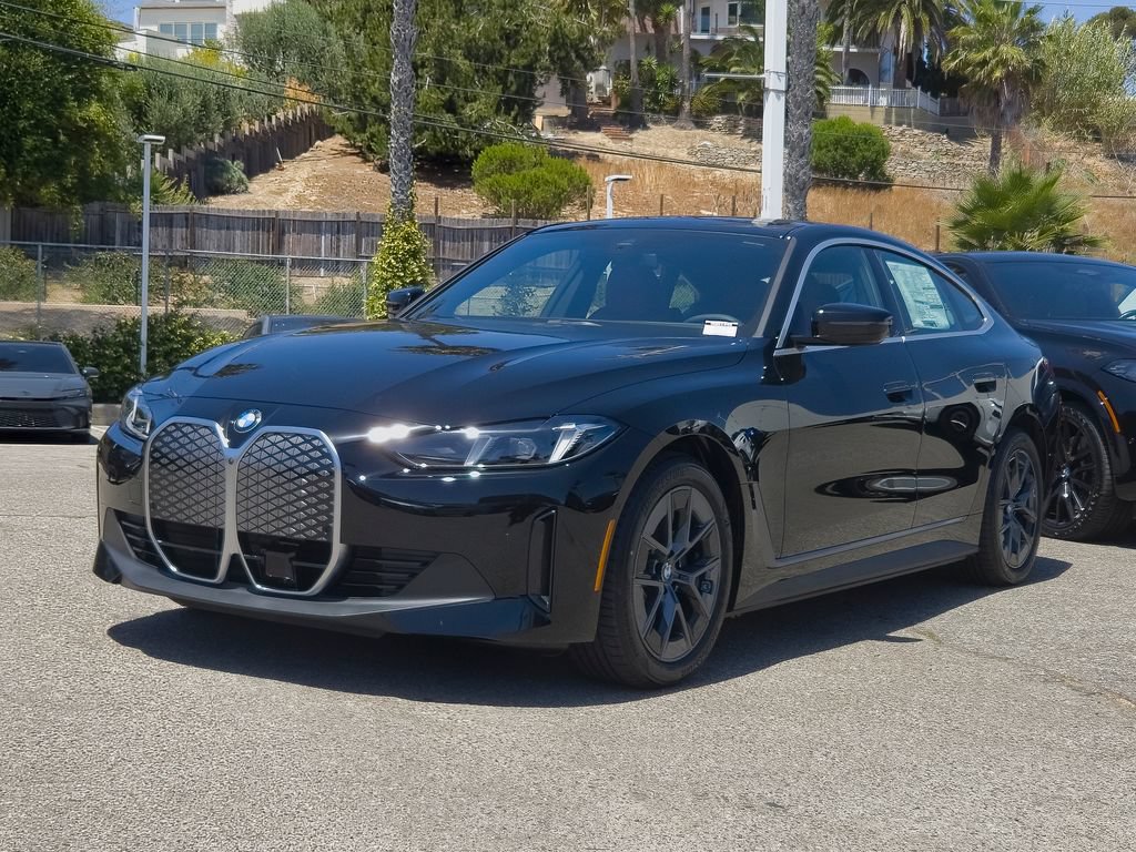 New 2026 BMW i4 eDrive40 w/ Parking Assistance Package RWD image 2