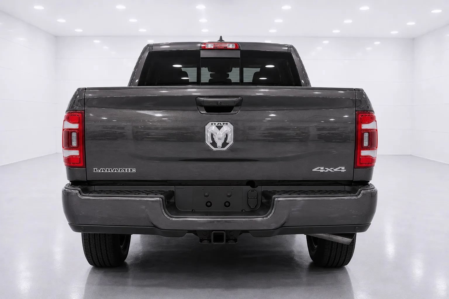 Used 2024 RAM 2500 Laramie AWD/4WD image 4