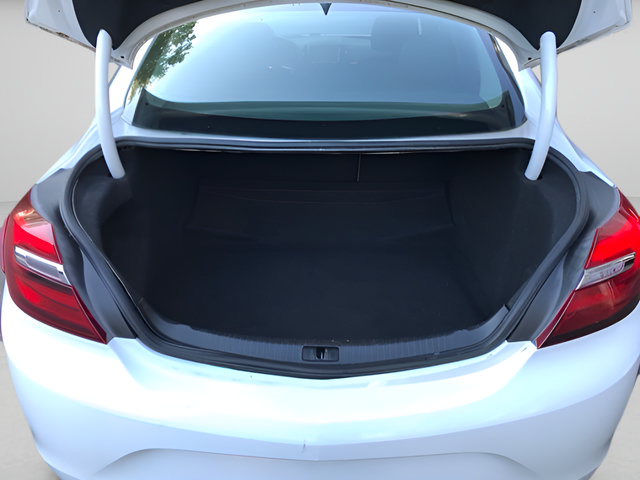 Used 2017 Buick Regal Sport Touring FWD image 9