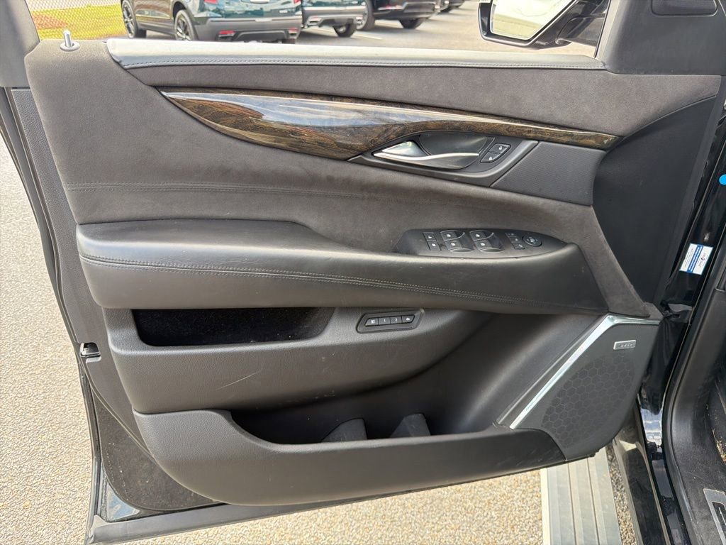 Used 2016 Cadillac Escalade Platinum image 21