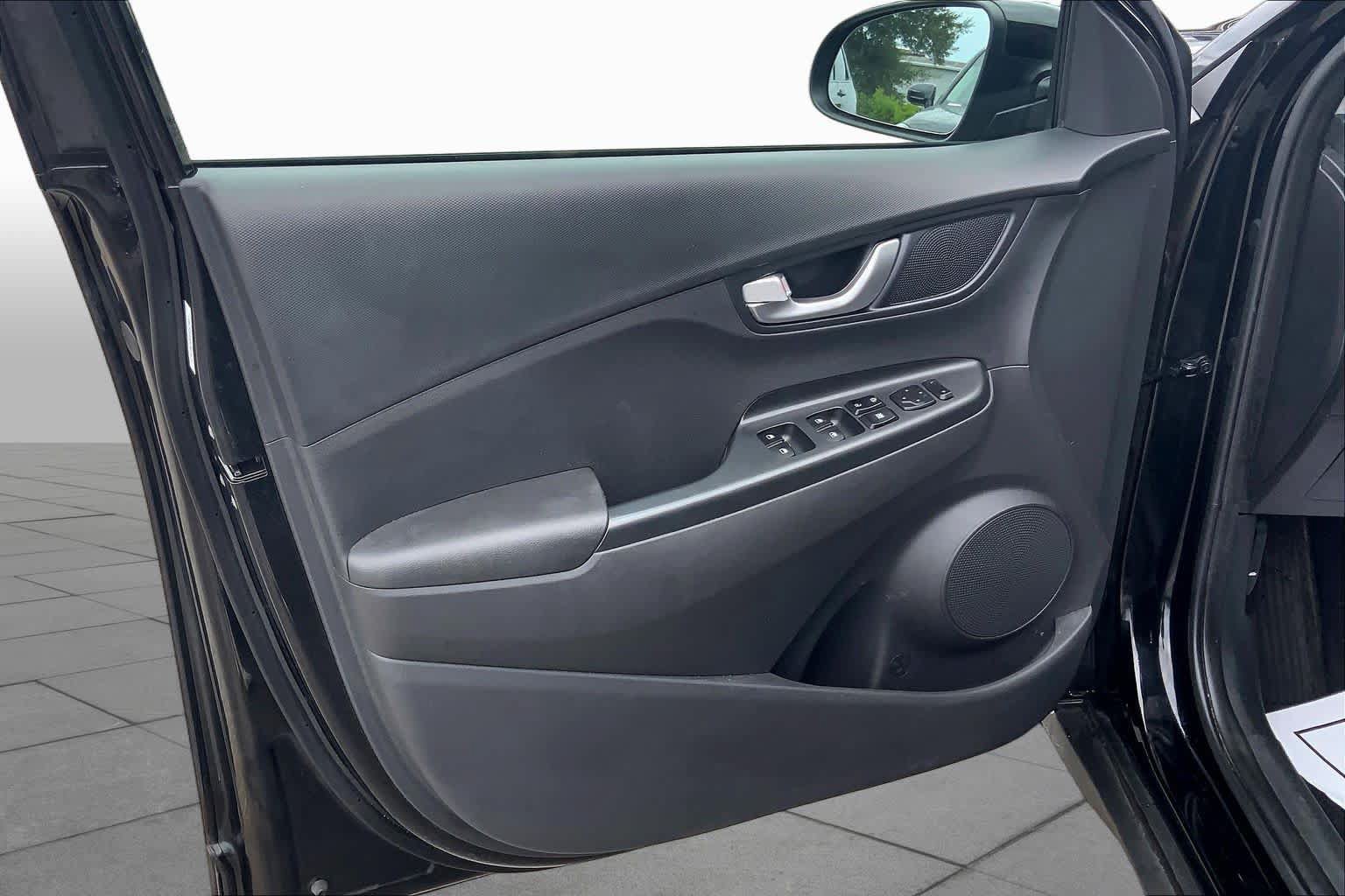 Used 2023 Hyundai Kona SEL w/ Convenience Package FWD image 21