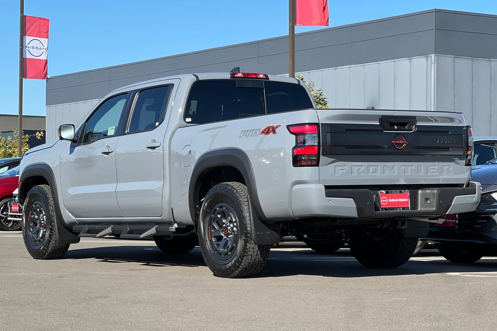 New 2026 Nissan Frontier PRO-4X w/ Pro-4x Convenience Package image 6