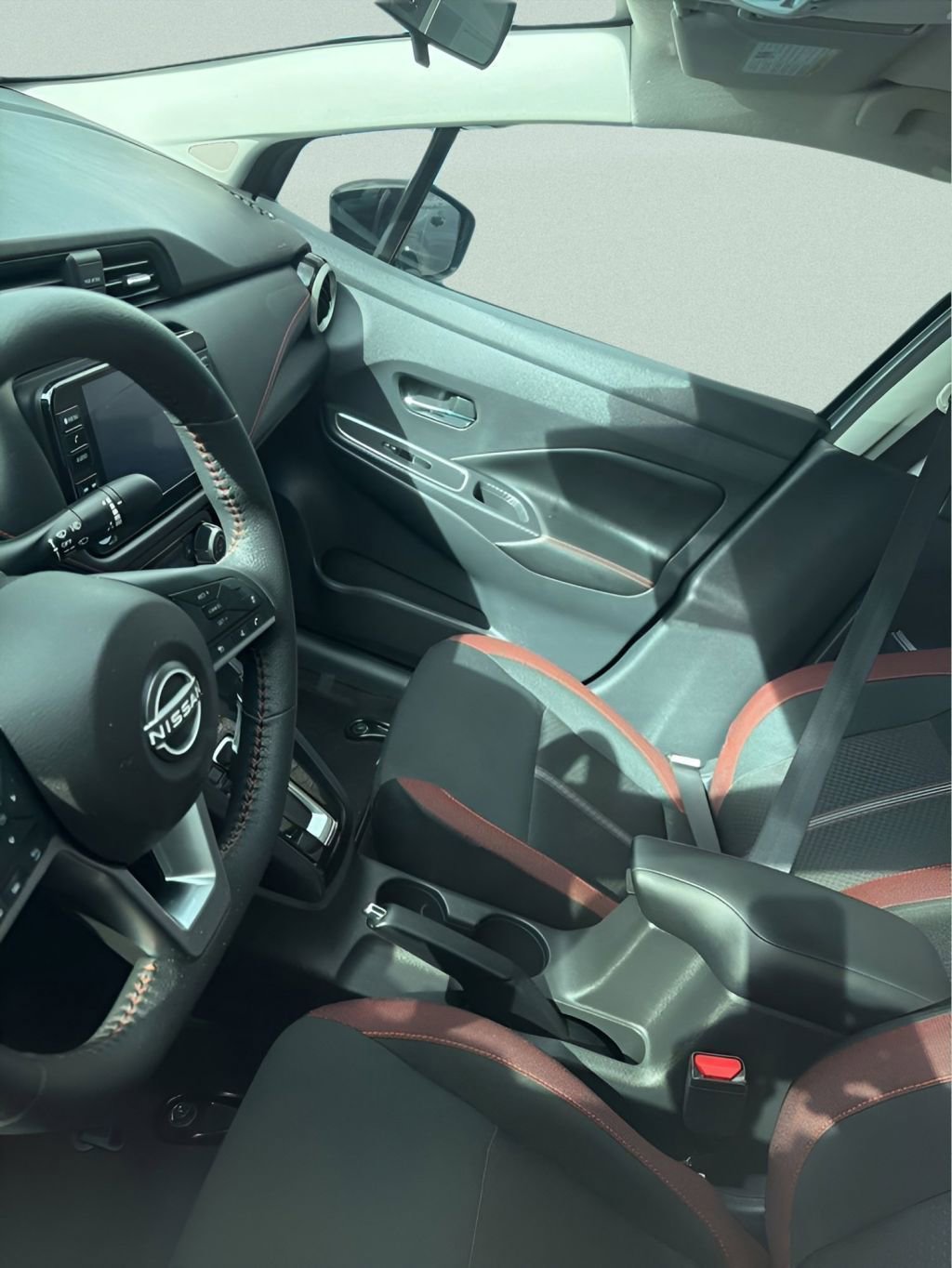 Used 2024 Nissan Versa SR w/ Trunk Package image 24