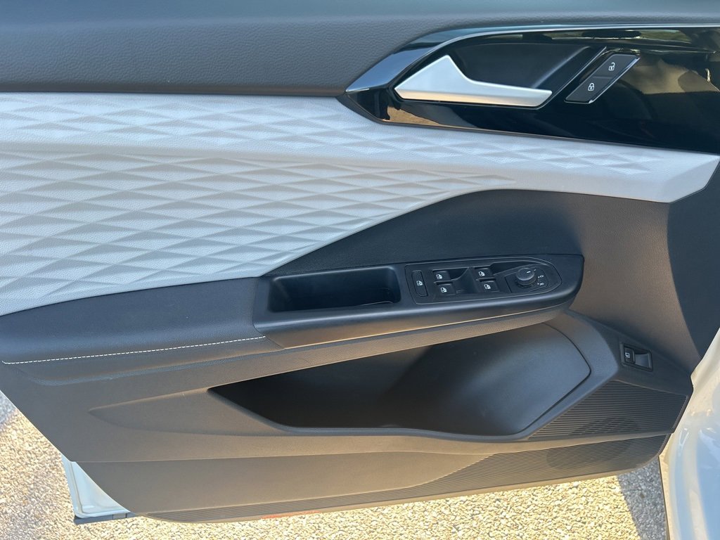 Used 2024 Volkswagen Taos S image 10