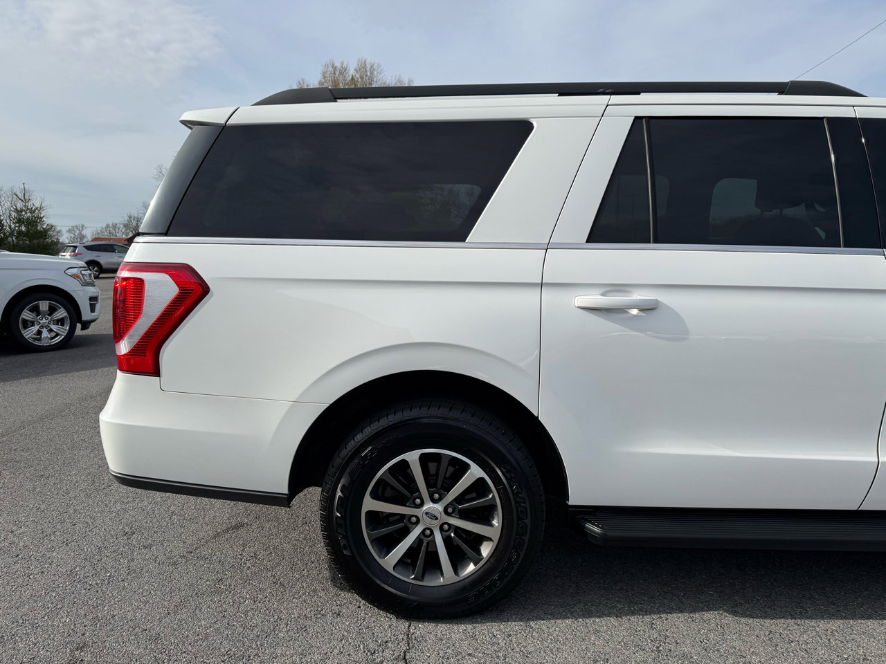 Used 2020 Ford Expedition Max XLT image 39