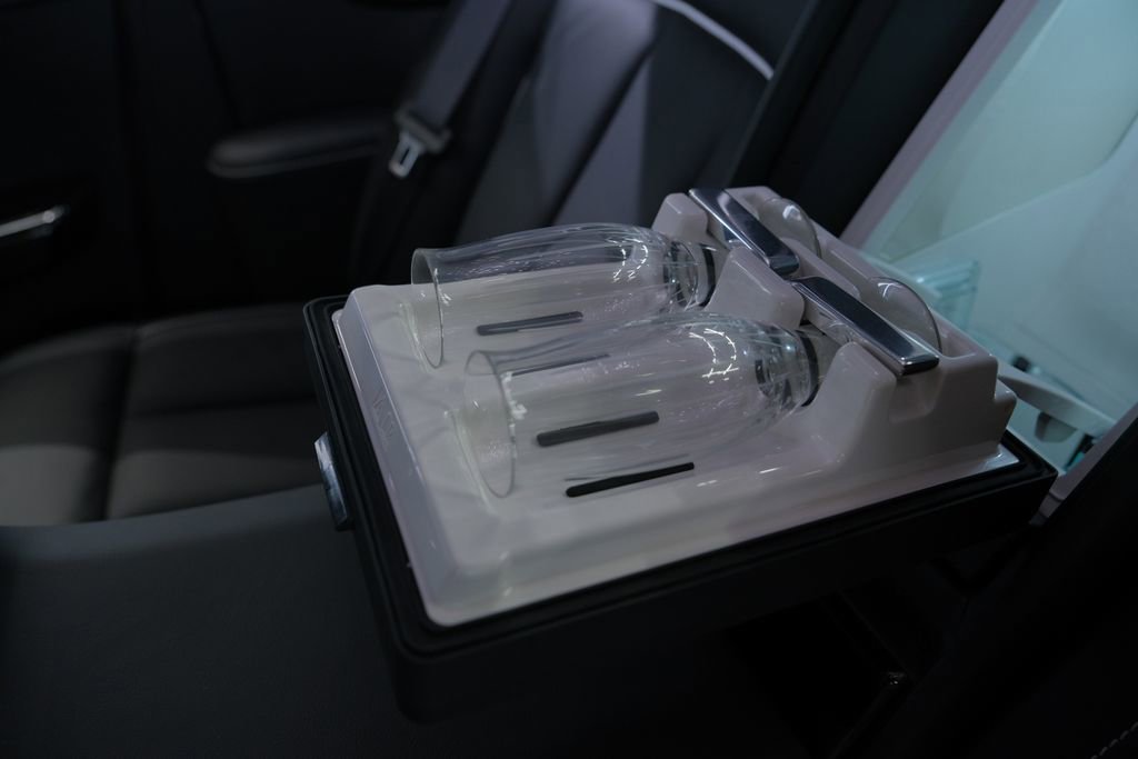 Used 2026 Rolls-Royce Phantom Sedan image 45