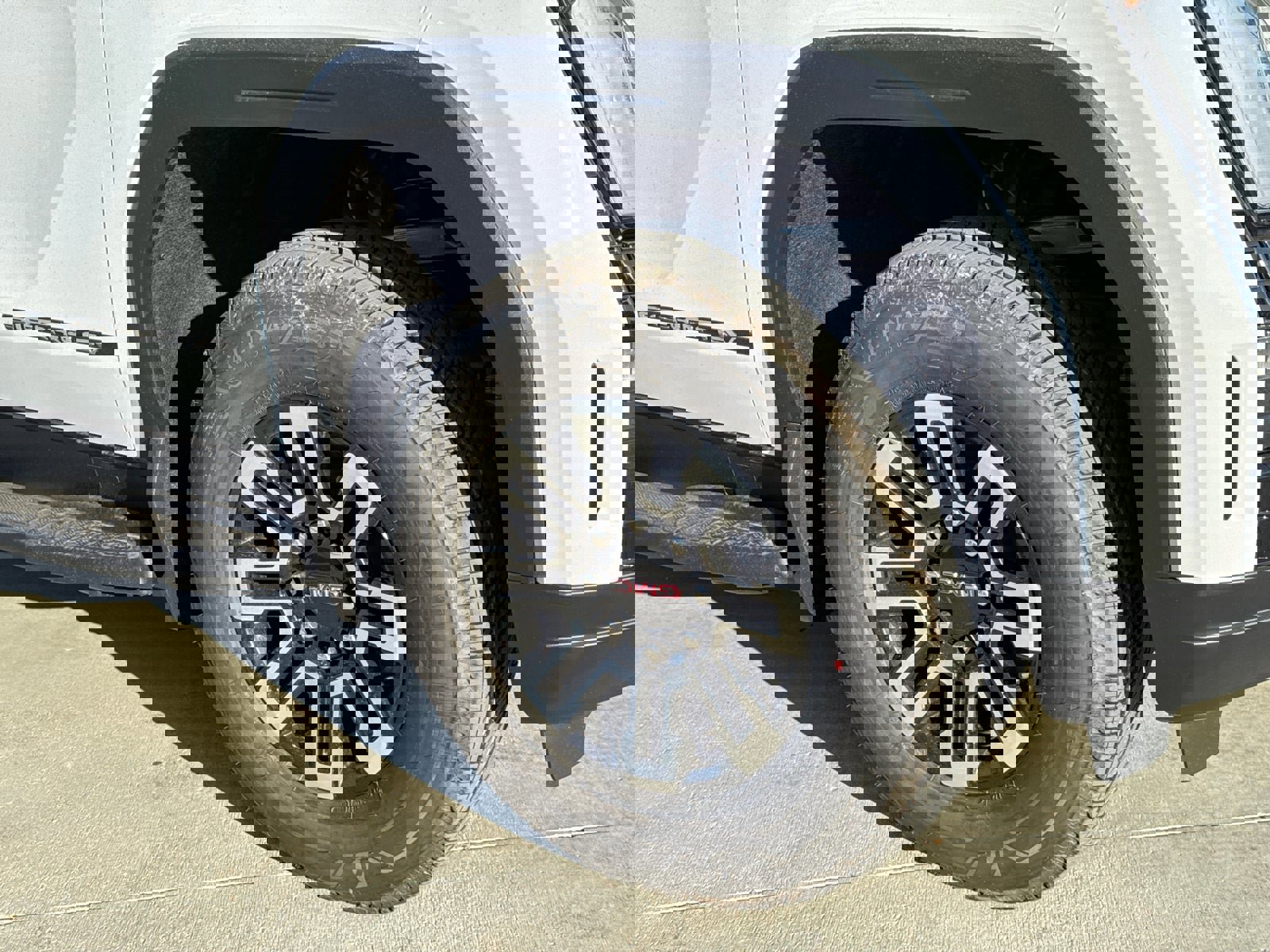 Used 2026 GMC Sierra EV Elevation image 6