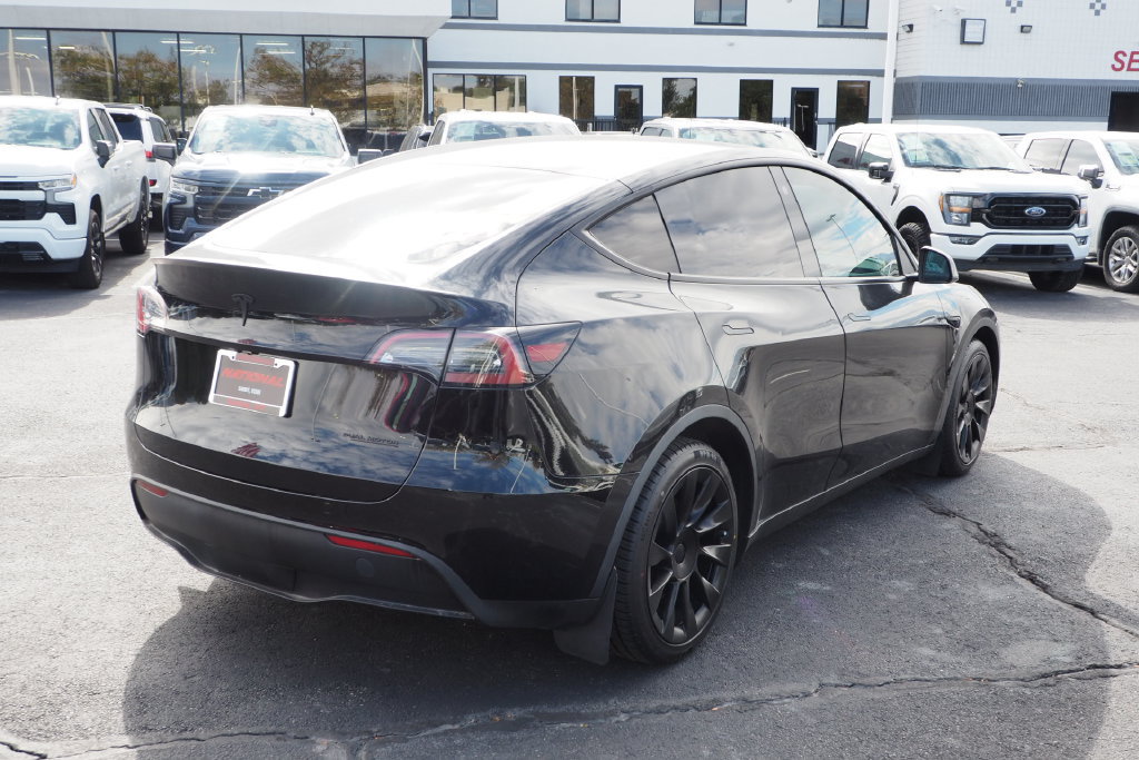 Used 2023 Tesla Model Y Long Range AWD/4WD image 5