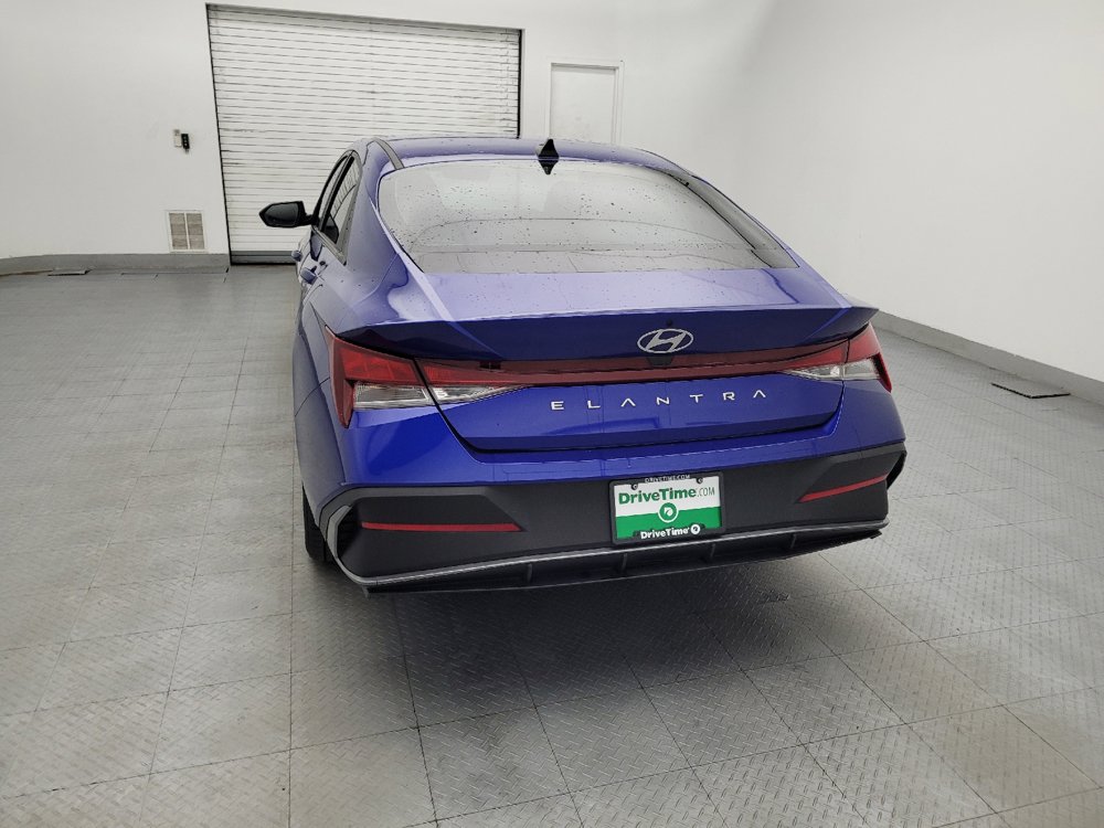 Used 2024 Hyundai Elantra SE FWD image 6