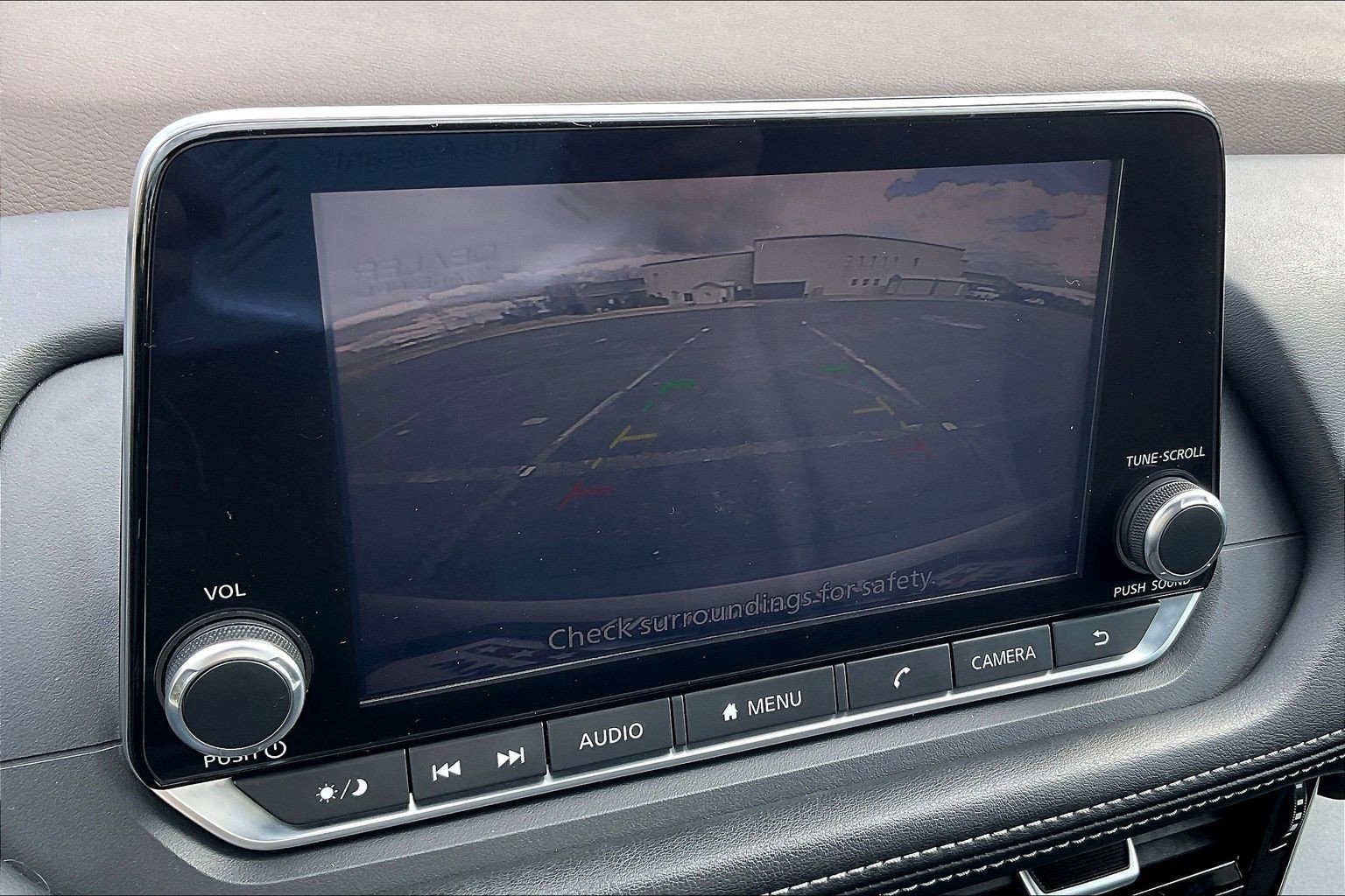 Used 2022 Nissan Rogue SV image 25