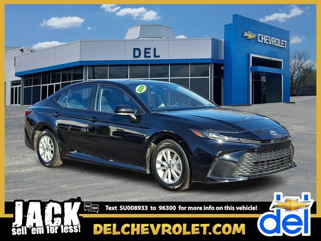 Used 2025 Toyota Camry LE image 1
