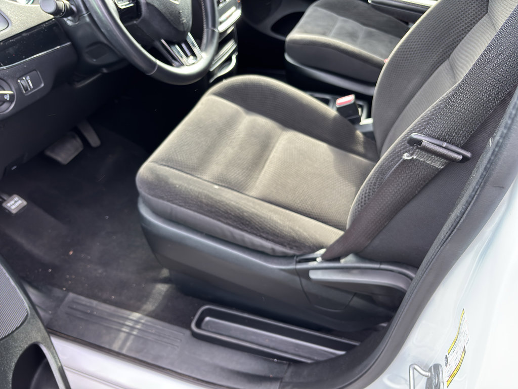Used 2018 Dodge Grand Caravan SE image 7