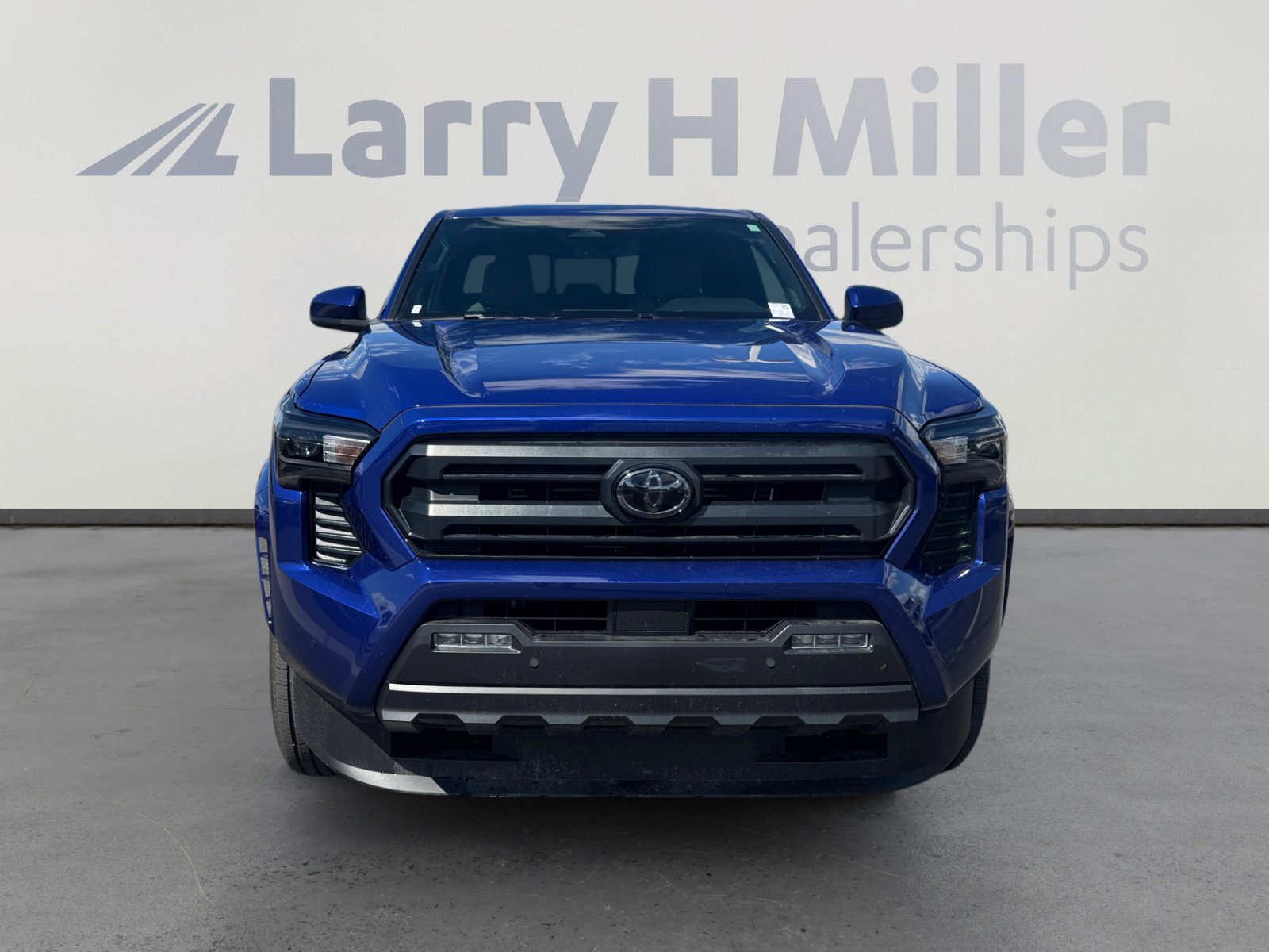 Certified 2025 Toyota Tacoma SR5 image 8