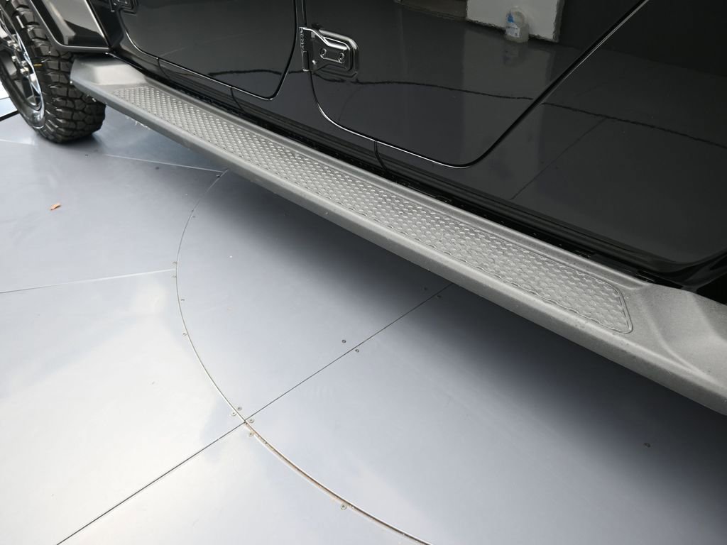 Used 2025 Jeep Gladiator Sport image 31