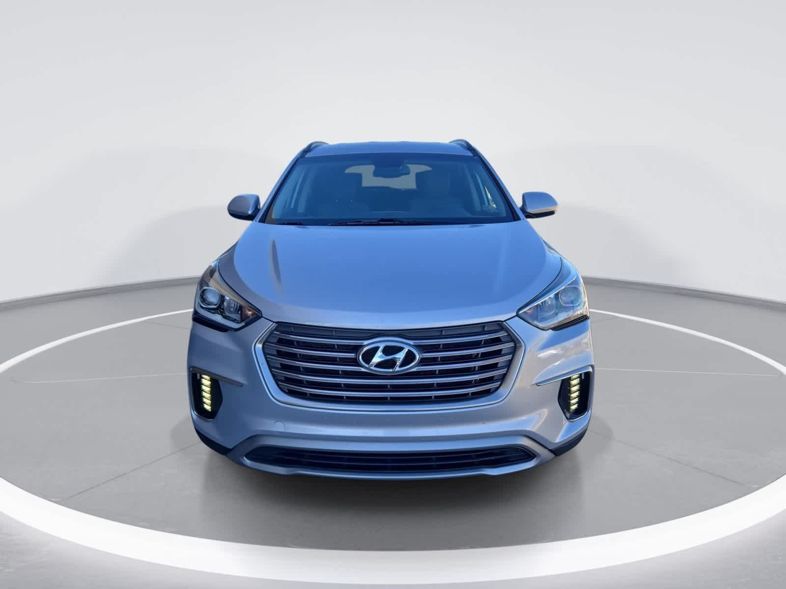 Used 2019 Hyundai Santa Fe XL SE FWD image 3