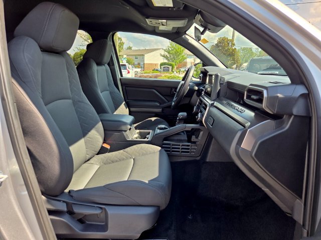 Used 2025 Toyota Tacoma SR5 AWD/4WD image 24