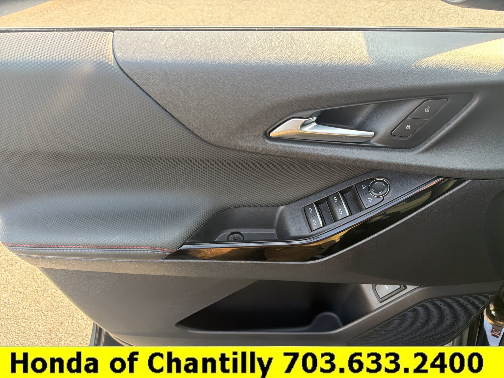 Used 2025 Chevrolet Equinox RS FWD image 21