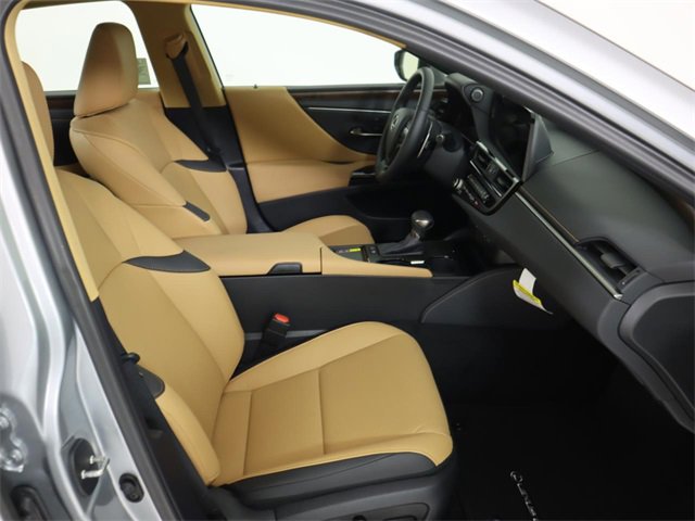 New 2025 Lexus ES 300h w/ Premium Package image 13
